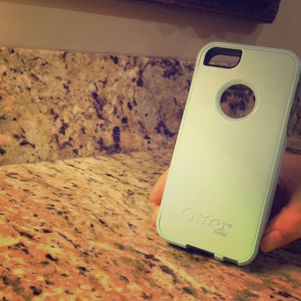 iPhone 5s otter box phone case